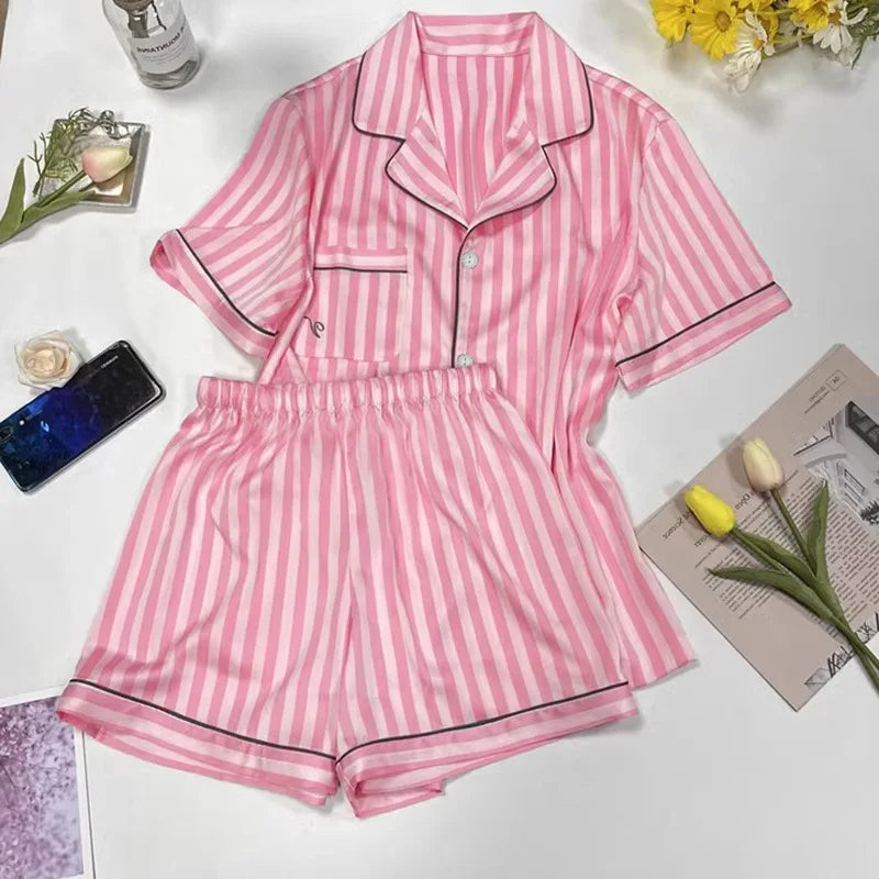 Pyjama Femme Été – Ensemble Satin Rayé Rose Chemise Courte & Short